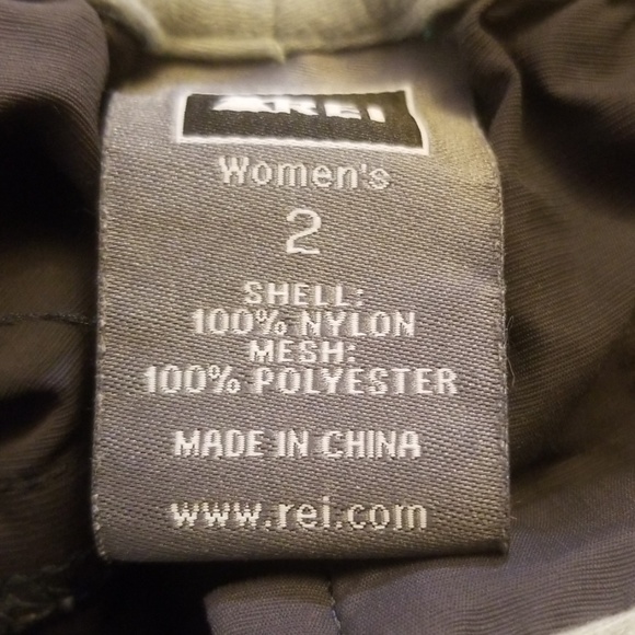 REI size 2 womens cargo style hiking shorts, gray - Picture 5 of 5